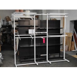 Зразок пристінної стійки-вішала для одягу